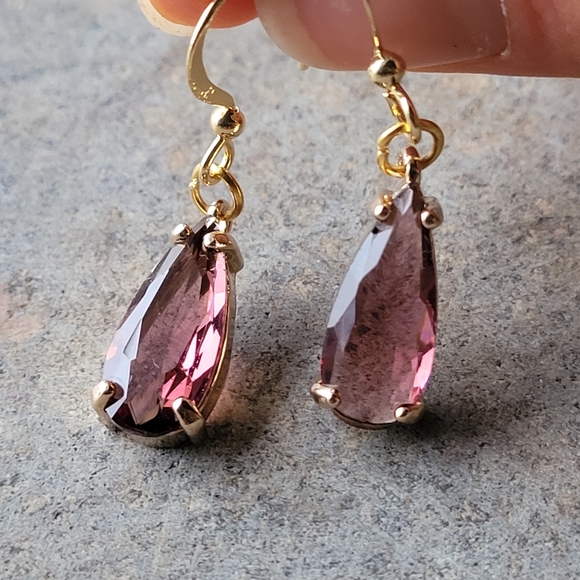 18k Gold Garnet Stone Earrings - Picture 4 of 6